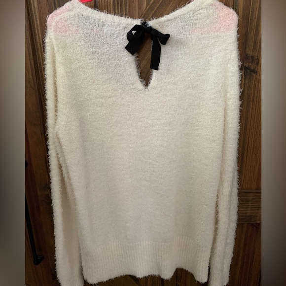 Cream sweater in XL - Picture 2 of 3